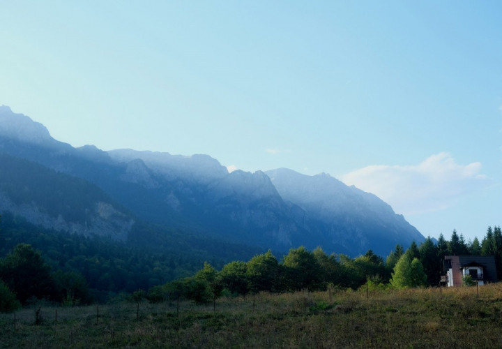 VANZARE TEREN INTRAVILAN SINAIA-CUMPATU Strada Zamora-9.801 mp