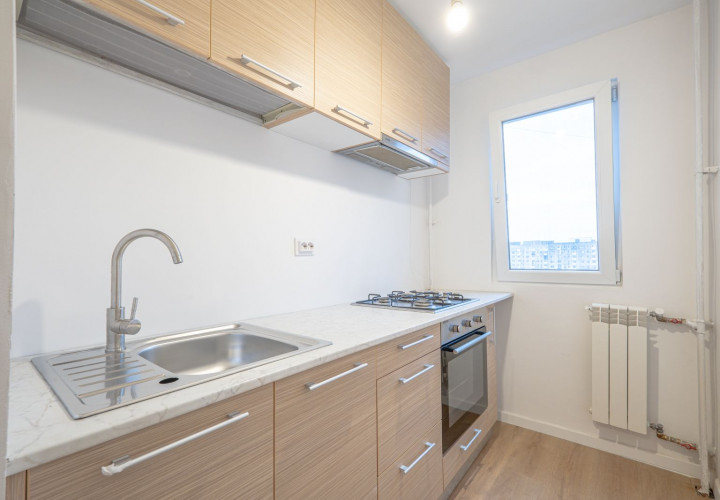 Apartament renovat complet Romancierilor