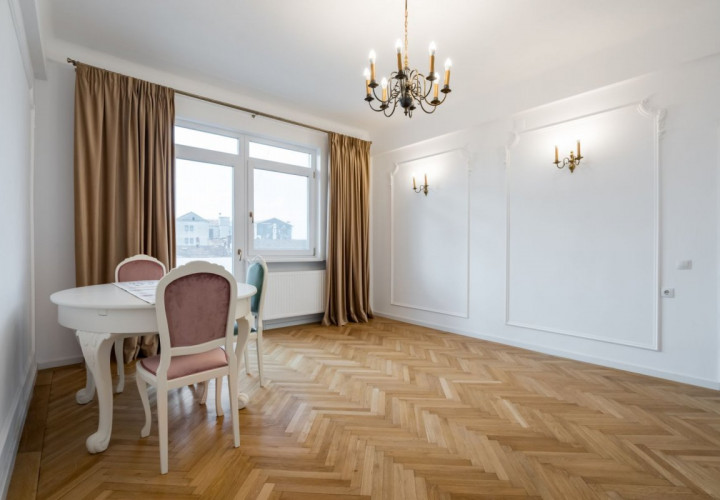 VAND APARTAMENT TREI CAMERE MAGNIFICE, SUPERB! APROAPE DE ORICE